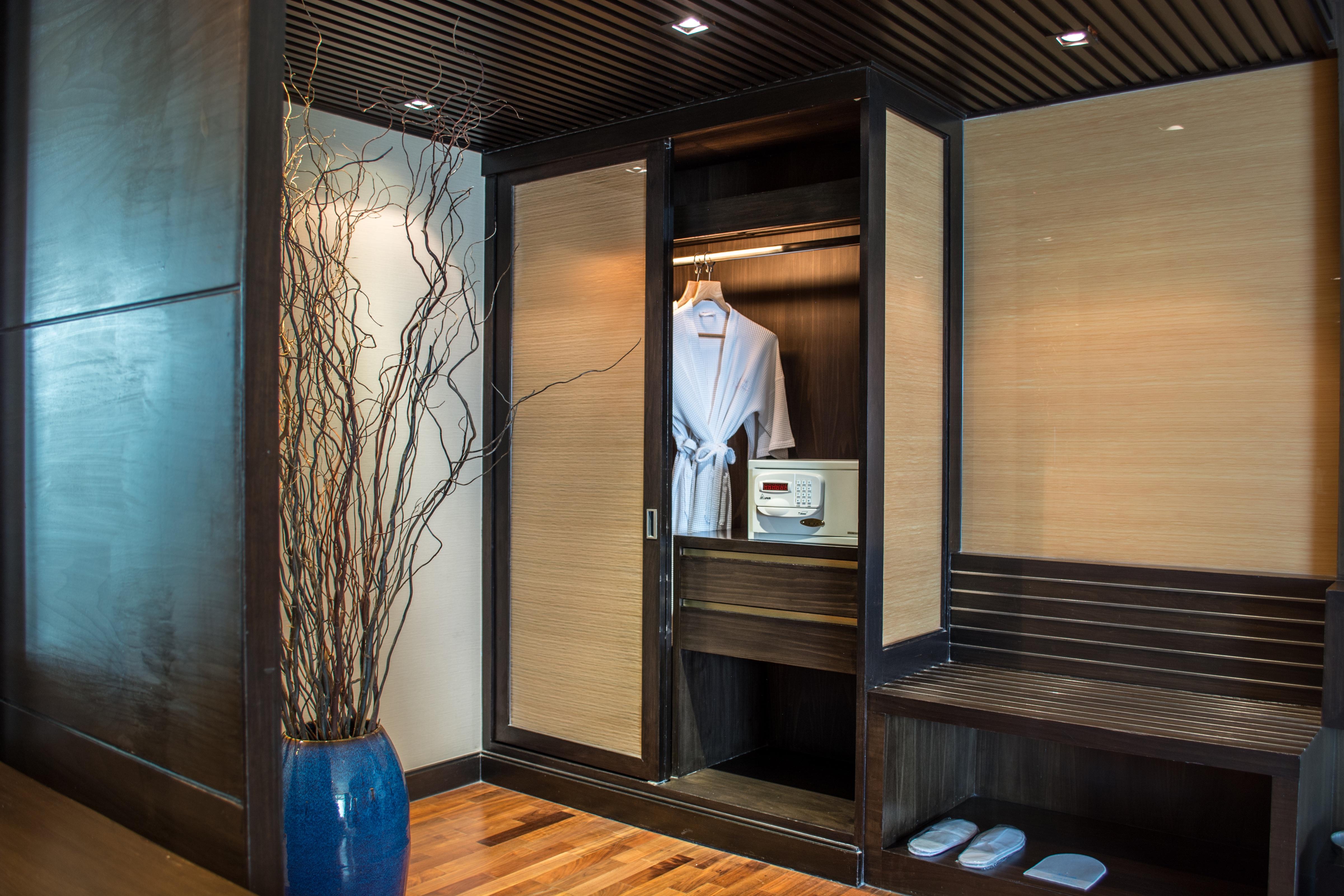 เอ-วัน พัทยาบีชรีสอร์ท โรงแรม 4*